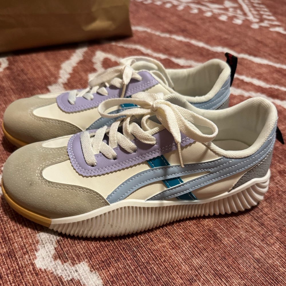 Deflorence tennis shoes